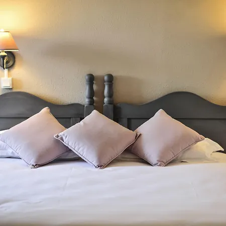 Ξενοδοχείο Relais Amadourien 2*