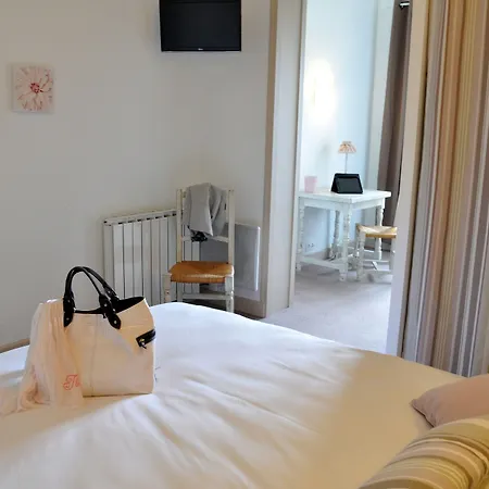 Relais Amadourien فندق