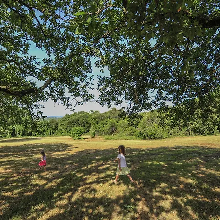 Relais Amadourien فندق 2*