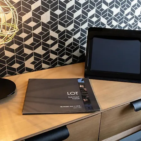 Отель Relais Amadourien 2*